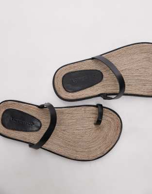 Kik leather toe loop flat sandals in black