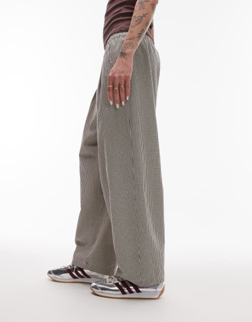 Topshop – Klein karierte Pull-on-Hose in Braun mit hohem Bund und schmal zulaufendem Bein, 3 von 5