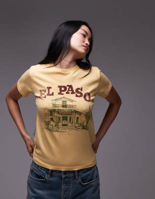 Topshop - Knapp geschnittenes T-Shirt in hellem Senfgelb mit „El Paso"-Grafikprint-Weiß