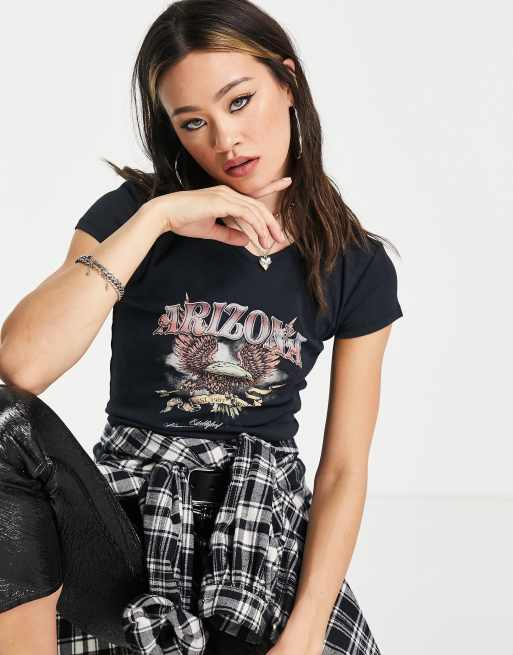 Topshop – Knapp geschnittenes T-Shirt in Schwarz mit „Arizona“-Print und V-Ausschnitt