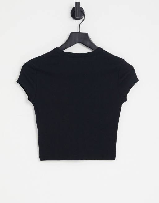 Topshop – Knapp geschnittenes T-Shirt in Schwarz mit V-Ausschnitt, 2 von 4