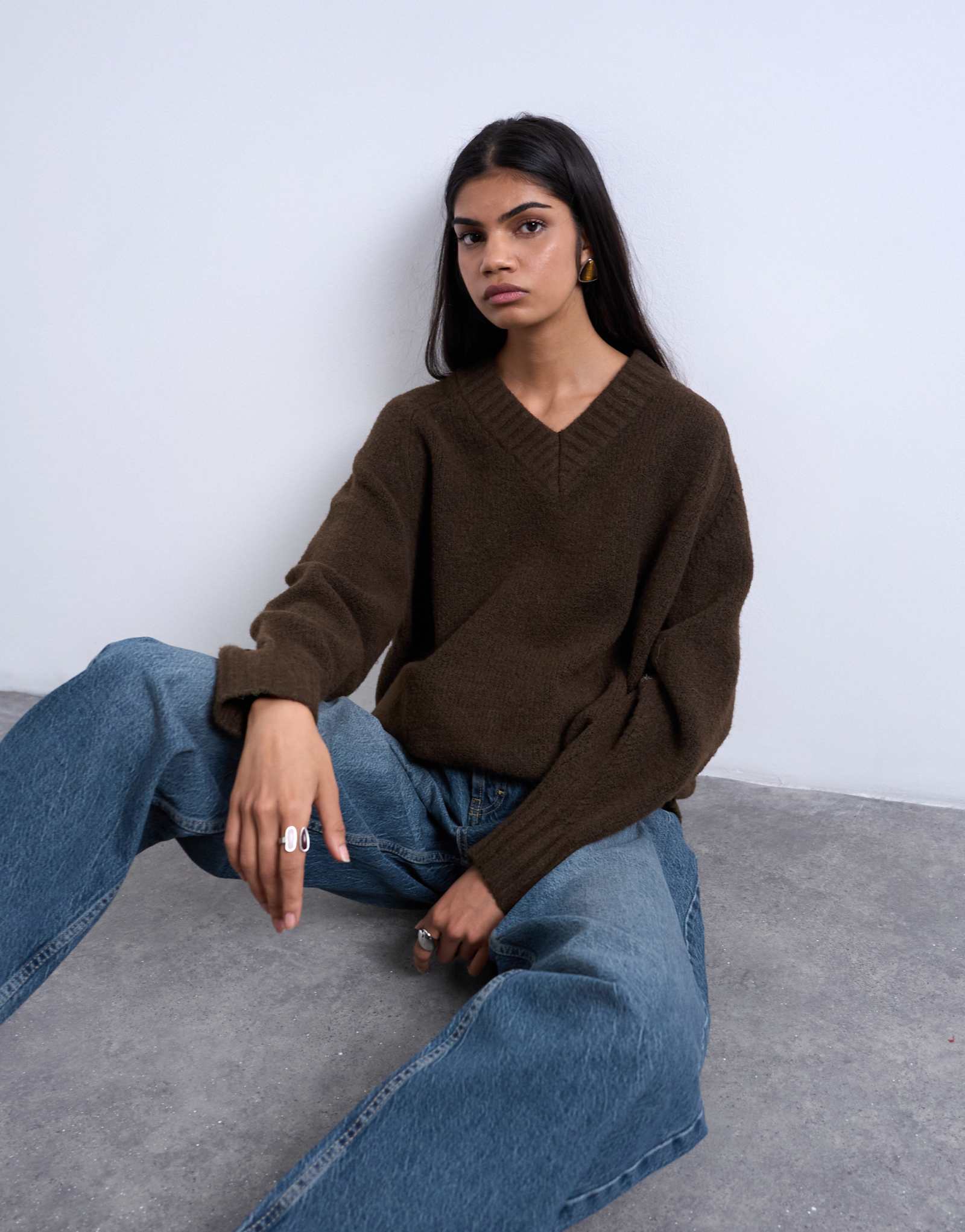 Чистый вязаный свитер Topshop с v-образным вырезом шоколадного цвета