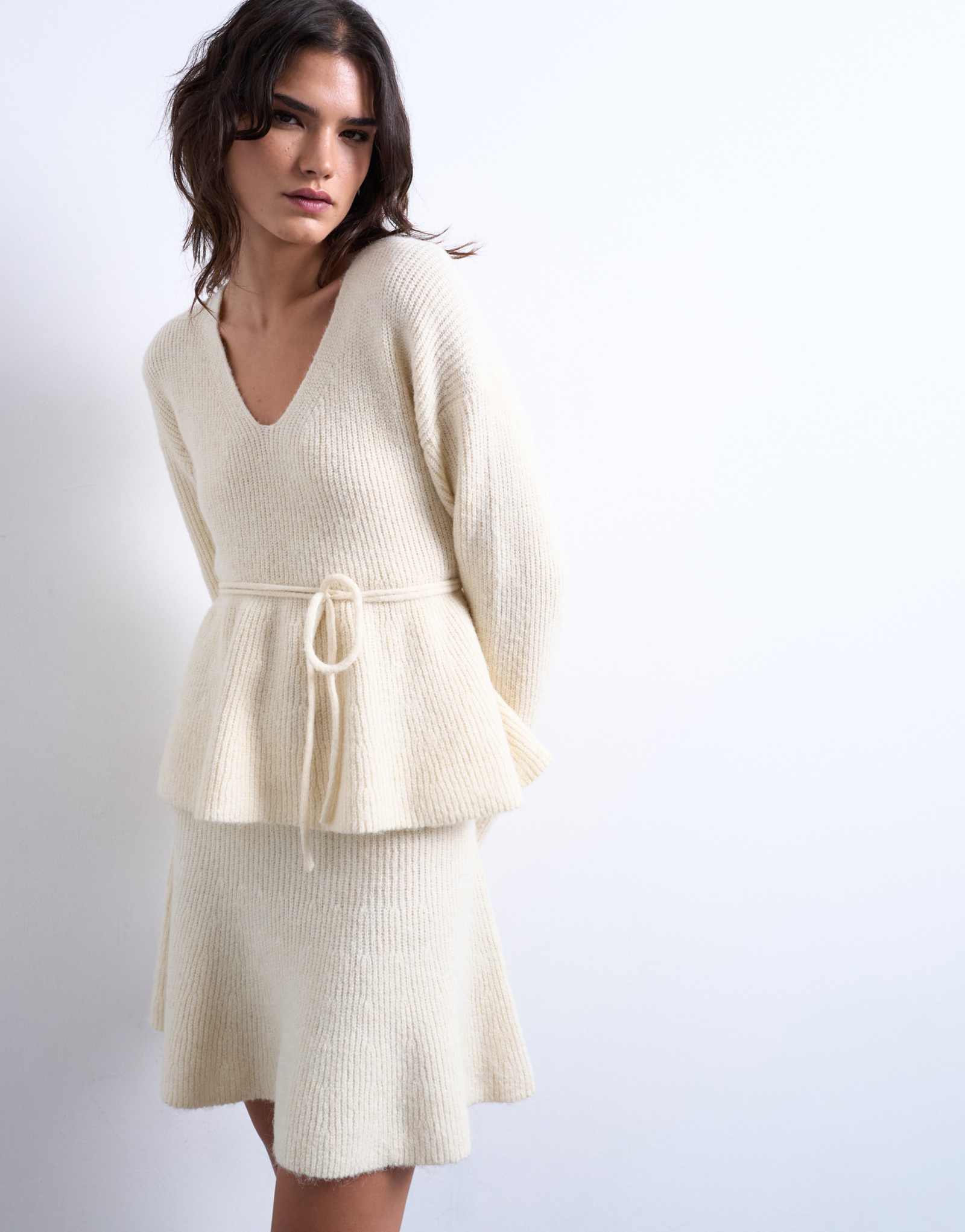 Вязаный топ с баской на талии от Topshop цвета слоновой кости - часть комплекта