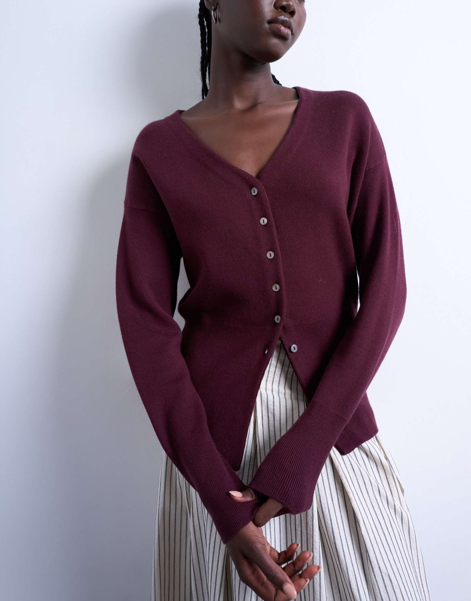 Вязаный удлиненный кардиган Topshop с V-образным вырезом и приталенной талией сливового цвета