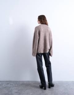 Model wearing Knitted boxy fluffy crew oversized jumper in coffee