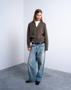 Model wearing Knitted collar jumper in brown