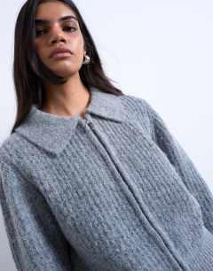 Model wearing Knitted collar zip ring cardi in grey