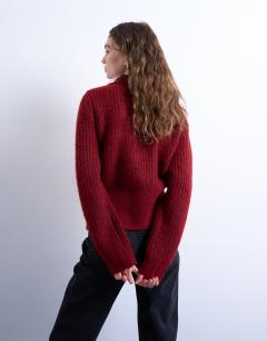 Model wearing Knitted collar zip ring cardigan in red