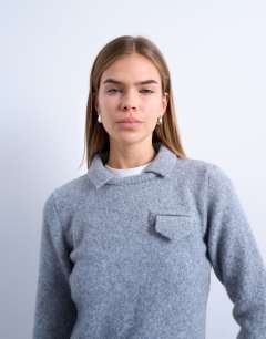 Knitted collared long sleeved jumper