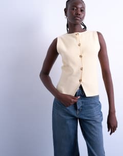 Knitted compact waistcoat in buttermilk