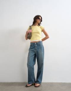 Model wearing Knitted double layer t-shirt in yellow