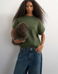 Knitted fluffy short sleeve top with wool in khaki