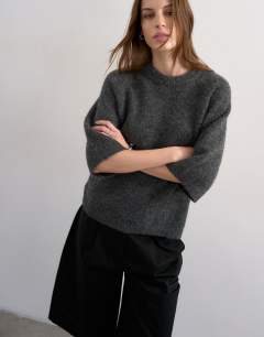 Knitted half sleeve t-shirt in charcoal