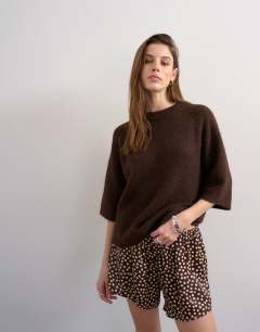 Knitted half sleeve t-shirt in chocolate 