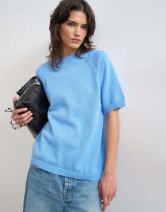 Knitted half sleeve t-shirt in cornflower blue