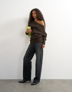 Model wearing Knitted long sleeve fallen shoulder jumper with wool in tobacco