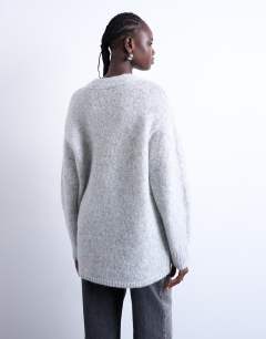 Model wearing Knitted longline easy cardigan in grey