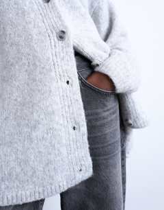Model wearing Knitted longline easy cardigan in grey
