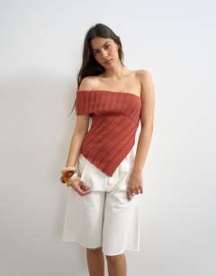 Knitted one shoulder asymmetric top in rust