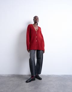 Model wearing Knitted oversized boyfriend longline easy cardigan in red