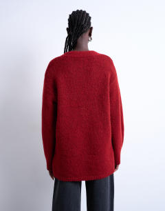 Model wearing Knitted oversized boyfriend longline easy cardigan in red