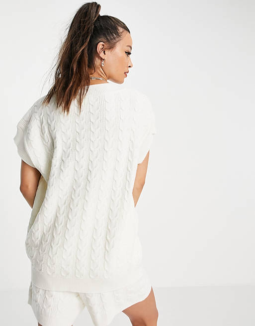  Topshop knitted oversized cable vest in ivory 