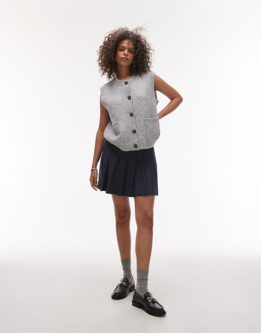 Topshop knitted oversized crew pocket waistcoat in grey, 2 of 4