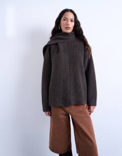 Knitted oversized jumper with scarf in chocolate