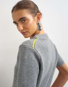 Knitted premium pure lambswool short sleeve crew neck t-shirt in grey with lime tipping