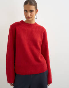 Knitted premium pure lambswool soft shoulder pad jumper in red with blue tipping