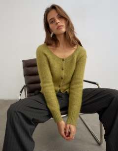 Knitted premium rich alpaca wide neck short cardigan in green