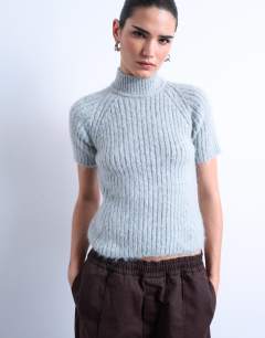 Knitted rib short sleeve t-shirt in light grey 