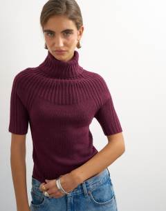Model wearing Knitted rib yoke funnel neck top in mulberry