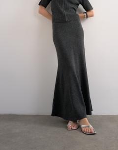 Model wearing Knitted ribbed co-ord skirt in charcoal