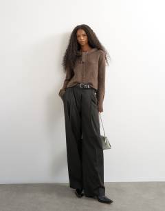 Model wearing Knitted scarf cardigan with wool in pecan
