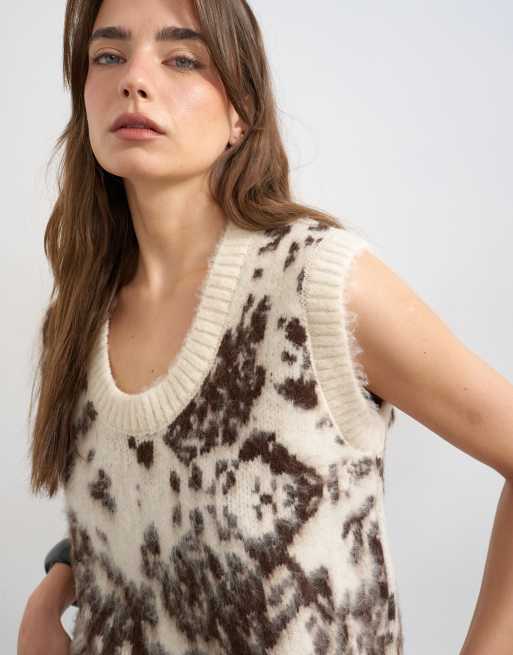 Topshop knitted scoop neck animal lightweight singlet in ivory, 2 of 4