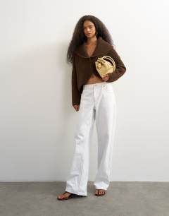 Model wearing Knitted shawl collared cardigan in pecan