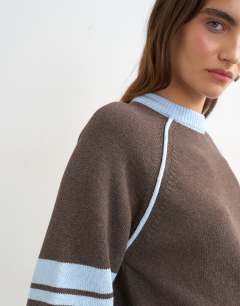 Model wearing Knitted short sleeve top with blue tipping in brown