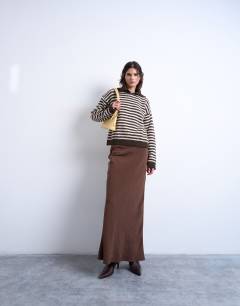 Model wearing Knitted stripe collared jumper in mono