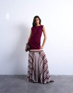 Knitted stripe full skirt dress in burgundy