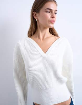 Knitted sweetheart neck cinch waist jumper in ivory