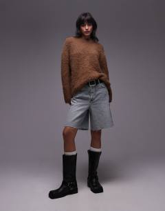 Model wearing Knitted ultra fluffy oversized jumper in toffee