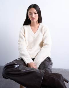 Knitted wool blend fluffy v neck jumper in white