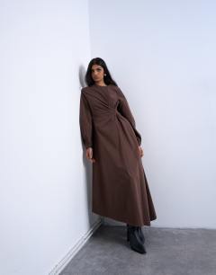 Model wearing Knot detail midi dress with asymmetric hem in brown