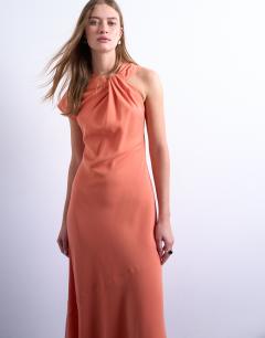 Model wearing Knot neck asymmetric sleeve midi in tangerine