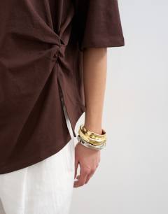 Model wearing Knot twist t-shirt in dark chocolate