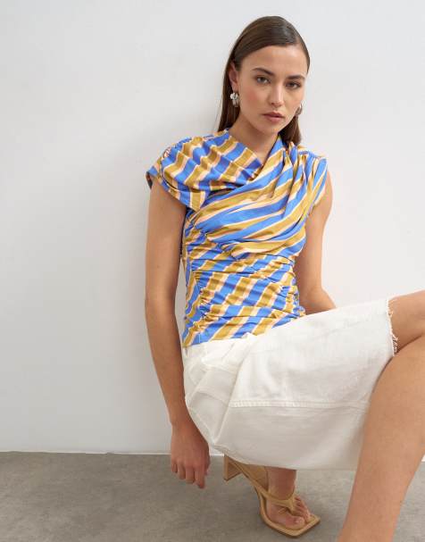 Topshop – Kolorowy top w paski z marszczeniem i kopertowym przodem - view 1
