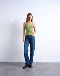 Model wearing Kort high rise straight jean in rich blue