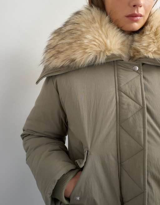 Topshop kort parka med hætte i imiteret pels i khaki, 3 af 4