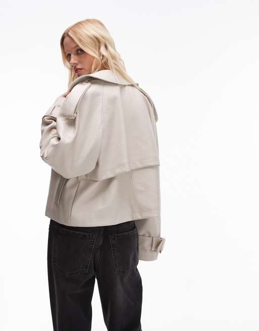 Topshop – Krämvit, strukturerad, kort trenchcoat i läderimitation, 3 av 4